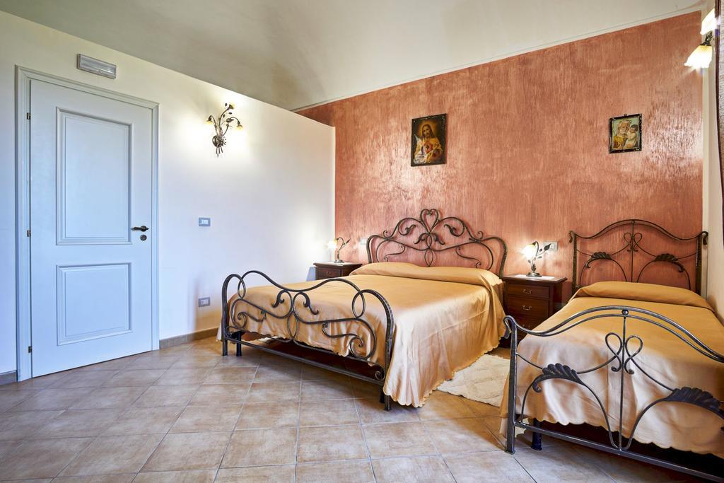 Villa Agriturismo Conte Ruggero à Centuripe Extérieur photo