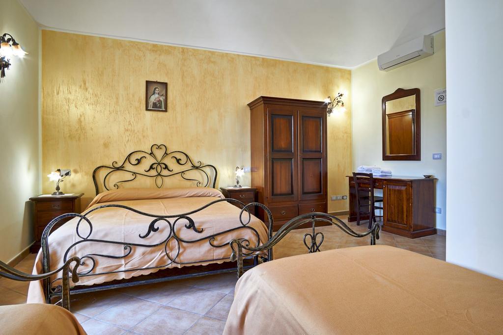Villa Agriturismo Conte Ruggero à Centuripe Extérieur photo
